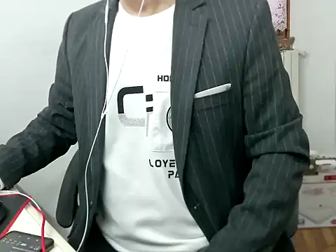 zwc147369 online show from February 25, 2026, 4:51 pm