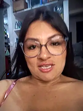 Linda Lars online show from October 28, 2025, 2:45 am