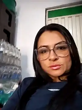 Linda Lars online show from November 10, 2025, 3:00 am