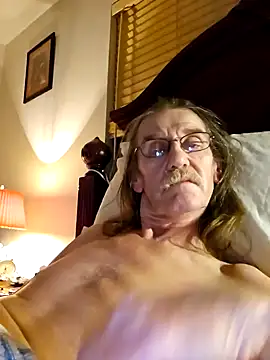 Snapshot of coolbrease10 chatting on January 15, 2025, 6:12 am coolbrease10 online show from January 15, 2025, 6:12 am