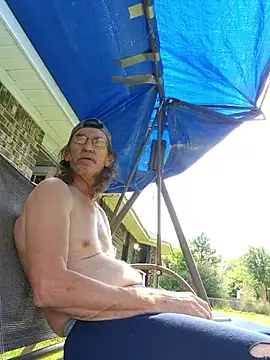 Snapshot of coolbrease10 chatting on May 17, 2026, 2:50 pm coolbrease10 online show from May 17, 2026, 2:50 pm