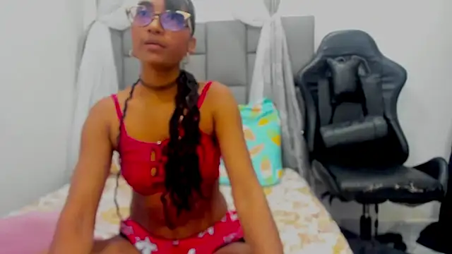 Snapshot of MurphyAngelina chatting on March 27, 2026, 4:54 am MurphyAngelina online show from March 27, 2026, 4:54 am