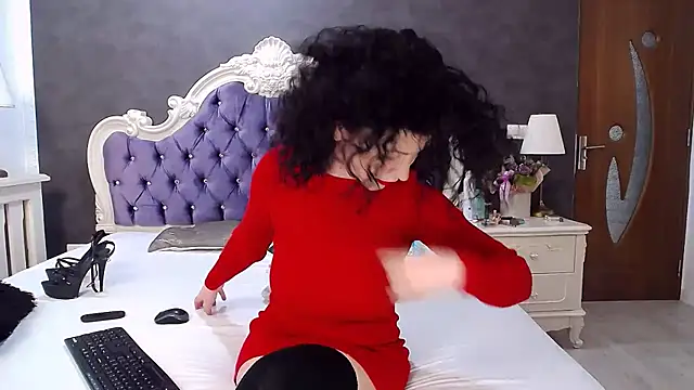 Snapshot of NataliaRed chatting on March 5, 2025, 8:32 am NataliaRed online show from March 5, 2025, 8:32 am