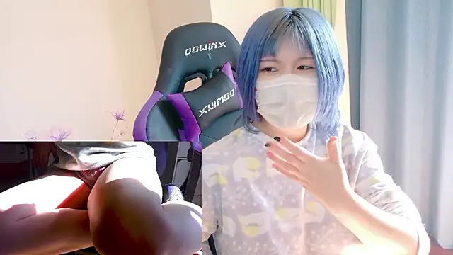 Snapshot of hazuki_8008 chatting on November 19, 2025, 2:33 am hazuki 8008 online show from November 19, 2025, 2:33 am