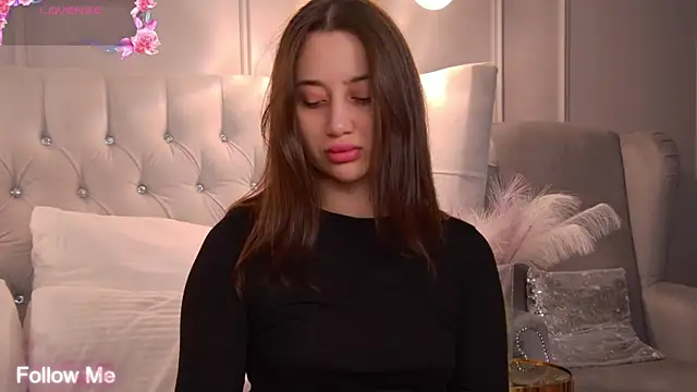 Snapshot of MaryReel chatting on November 8, 2025, 9:24 am MaryReel online show from November 8, 2025, 9:24 am