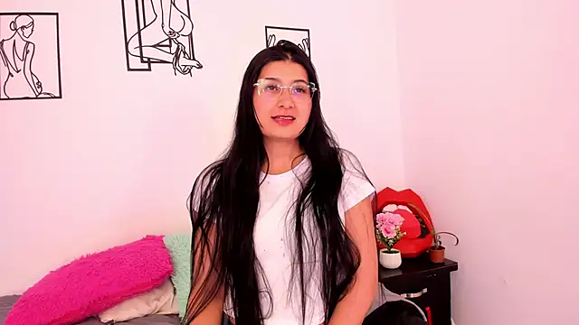 Snapshot of cloehonney chatting on February 17, 2026, 7:00 pm cloehonney online show from February 17, 2026, 7:00 pm