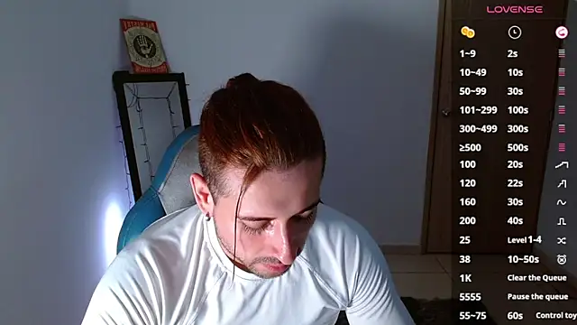 Snapshot of Ares_blue chatting on February 27, 2025, 11:28 am Ares blue online show from February 27, 2025, 11:28 am