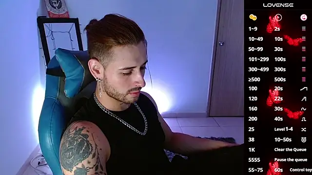 Snapshot of Ares_blue chatting on February 19, 2025, 11:17 am Ares blue online show from February 19, 2025, 11:17 am