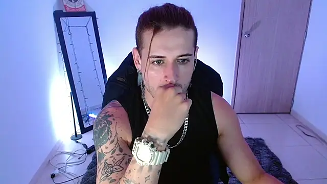 Snapshot of Ares_blue chatting on March 3, 2025, 11:11 am Ares blue online show from March 3, 2025, 11:11 am