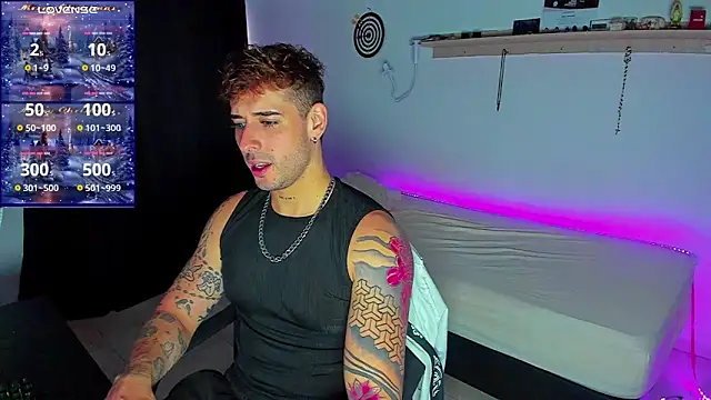 Snapshot of Ares_blue chatting on November 27, 2025, 1:11 pm Ares blue online show from November 27, 2025, 1:11 pm