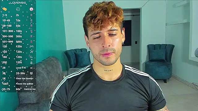 Snapshot of Ares_blue chatting on November 11, 2025, 10:58 pm Ares blue online show from November 11, 2025, 10:58 pm