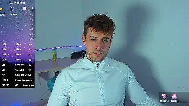 Snapshot of Ares_blue chatting on November 4, 2025, 1:37 pm Ares blue online show from November 4, 2025, 1:37 pm