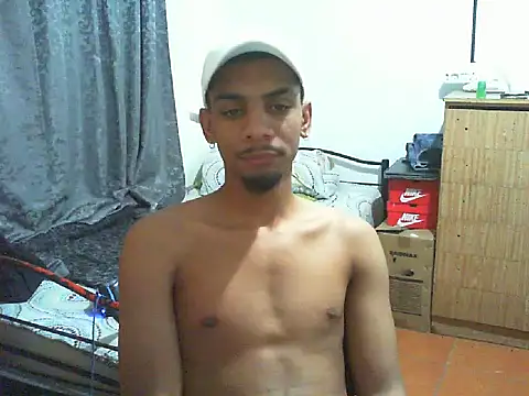 29YOURZ 28  online show from November 4, 2025, 9:07 pm