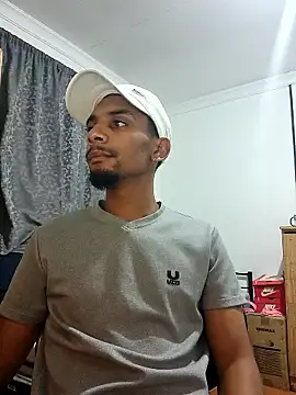 Snapshot of 29YOURZ_28_ chatting on January 9, 2026, 7:21 pm 29YOURZ 28 online show from January 9, 2026, 7:21 pm