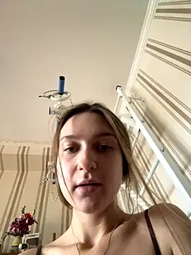 Snapshot of sweety_secret_ chatting on September 24, 2025, 12:11 pm sweety secret online show from September 24, 2025, 12:11 pm