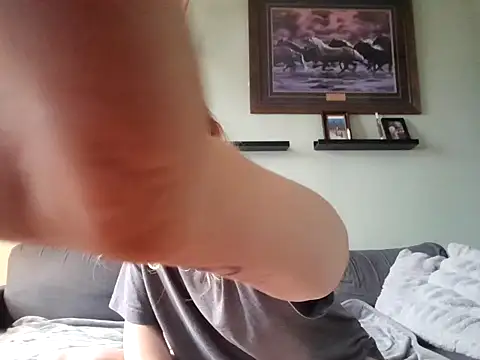 Snapshot of Ryan_and_Aurora chatting on February 11, 2025, 7:44 am Ryan and Aurora online show from February 11, 2025, 7:44 am