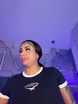 kiim taaylor online show from December 21, 2025, 2:24 am