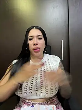 Snapshot of kiim_taaylor chatting on March 20, 2025, 12:32 pm kiim taaylor online show from March 20, 2025, 12:32 pm