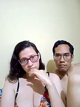 couple orgasm online show from October 24, 2025, 2:43 am