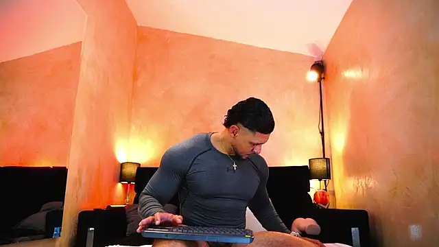 MassimoWalton2 online show from May 30, 2026, 4:30 am