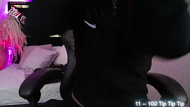 Snapshot of Bunny_O chatting on February 19, 2026, 1:24 am Bunny O online show from February 19, 2026, 1:24 am