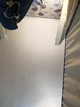 Snapshot of SweetLeila40 chatting on February 22, 2025, 8:42 pm SweetLeila40 online show from February 22, 2025, 8:42 pm