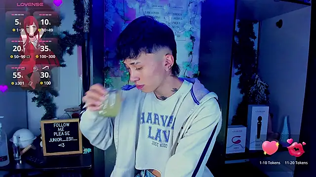 Snapshot of juniior_2311_ chatting on March 7, 2025, 11:38 pm juniior 2311 online show from March 7, 2025, 11:38 pm