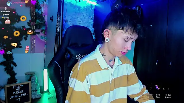 Snapshot of juniior_2311_ chatting on March 15, 2025, 11:19 am juniior 2311 online show from March 15, 2025, 11:19 am