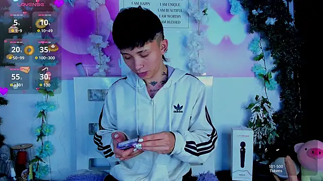 Snapshot of juniior_2311_ chatting on January 28, 2025, 10:23 pm juniior 2311 online show from January 28, 2025, 10:23 pm