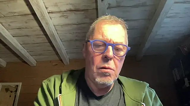 Snapshot of lelohop chatting on February 4, 2026, 7:58 am lelohop online show from February 4, 2026, 7:58 am