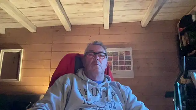 Snapshot of lelohop chatting on April 7, 2026, 5:31 am lelohop online show from April 7, 2026, 5:31 am