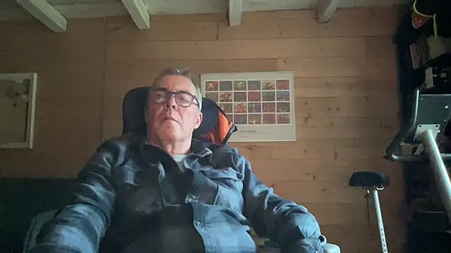 Snapshot of lelohop chatting on February 16, 2026, 12:04 pm lelohop online show from February 16, 2026, 12:04 pm