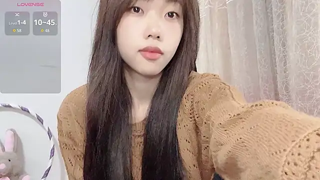 Lvy--v online show from October 28, 2025, 10:31 pm