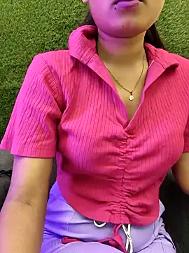 Snapshot of yhona_darling chatting on April 30, 2026, 6:37 pm yhona darling online show from April 30, 2026, 6:37 pm