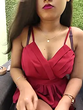 Snapshot of yhona_darling chatting on April 4, 2026, 12:01 pm yhona darling online show from April 4, 2026, 12:01 pm