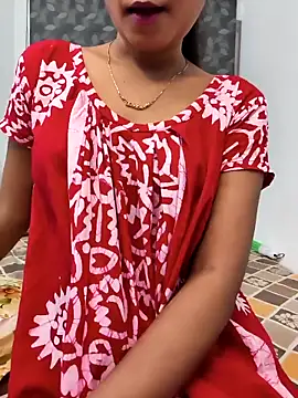 Snapshot of yhona_darling chatting on May 13, 2026, 2:13 pm yhona darling online show from May 13, 2026, 2:13 pm