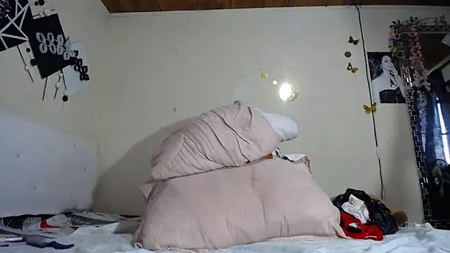 Snapshot of Vick_Jocson chatting on February 24, 2026, 10:21 pm Vick Jocson online show from February 24, 2026, 10:21 pm