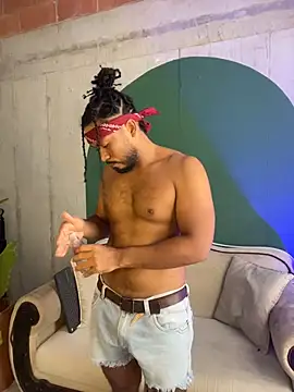 noah jones   online show from February 11, 2026, 4:18 pm