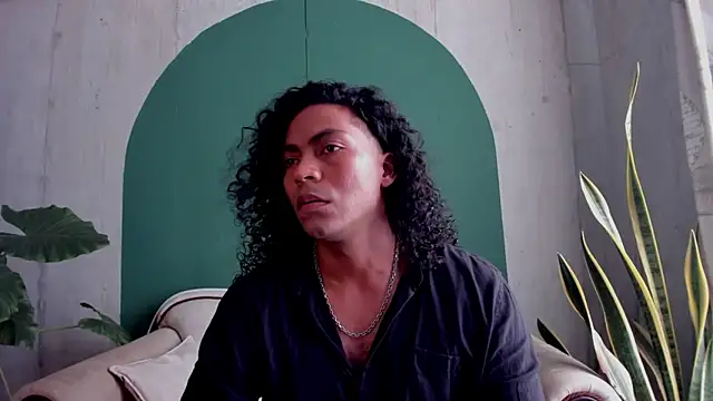 Snapshot of noah_jones__ chatting on November 20, 2025, 6:30 pm noah jones online show from November 20, 2025, 6:30 pm