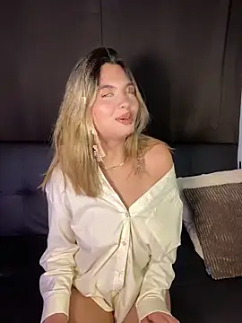 Odett  online show from April 26, 2026, 4:10 am