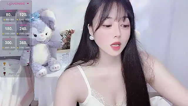 Snapshot of Lydia_170 chatting on December 5, 2024, 5:32 am Lydia 170 online show from December 5, 2024, 5:32 am