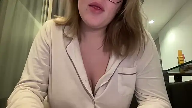 Snapshot of lilylush24 chatting on January 23, 2025, 4:26 pm lilylush24 online show from January 23, 2025, 4:26 pm