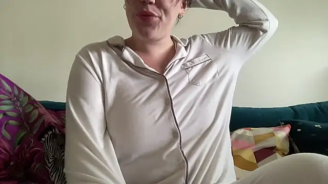 Snapshot of lilylush24 chatting on March 22, 2025, 3:30 am lilylush24 online show from March 22, 2025, 3:30 am