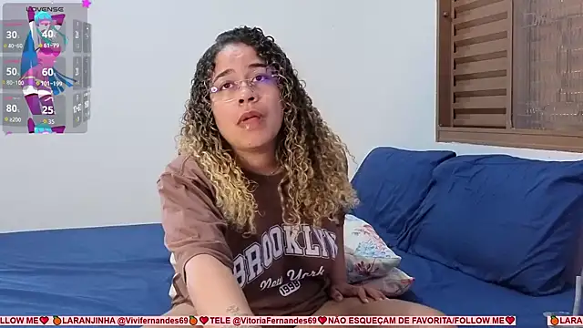 VitoriaFernandes online show from October 22, 2025, 7:02 pm