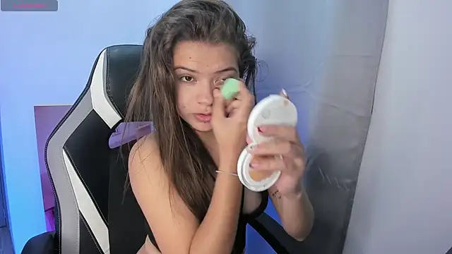 Snapshot of PaigeJayden chatting on November 22, 2025, 4:00 am PaigeJayden online show from November 22, 2025, 4:00 am