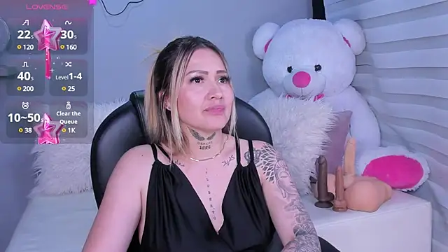 Alexasmith06 online show from March 19, 2025, 7:17 pm
