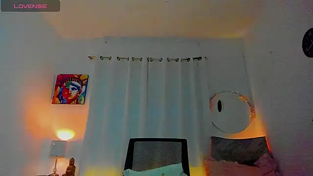 Snapshot of Sophie_sweett19 chatting on May 2, 2026, 1:44 am Sophie sweett19 online show from May 2, 2026, 1:44 am