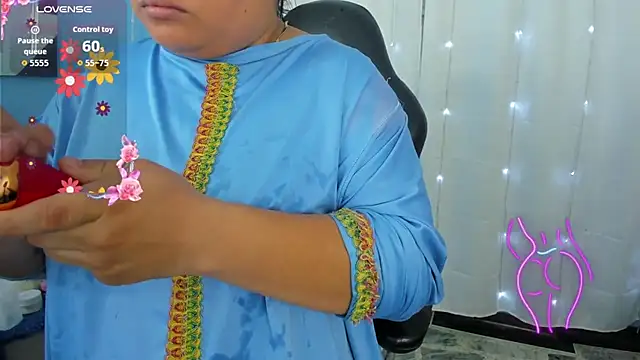 Snapshot of Falak-Yasin chatting on February 23, 2026, 12:17 pm Falak-Yasin online show from February 23, 2026, 12:17 pm