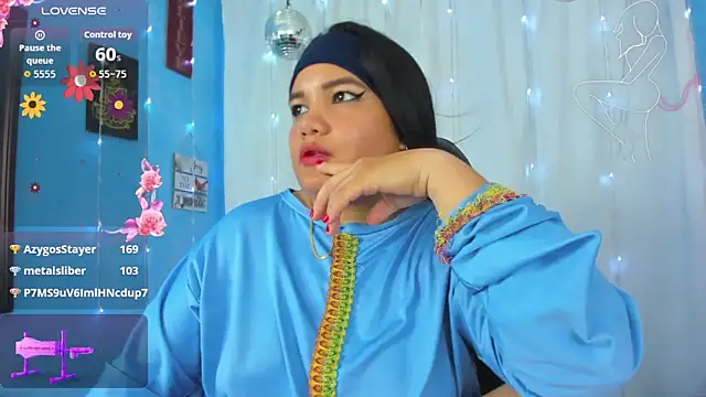 Snapshot of Falak-Yasin chatting on April 18, 2026, 7:07 pm Falak-Yasin online show from April 18, 2026, 7:07 pm