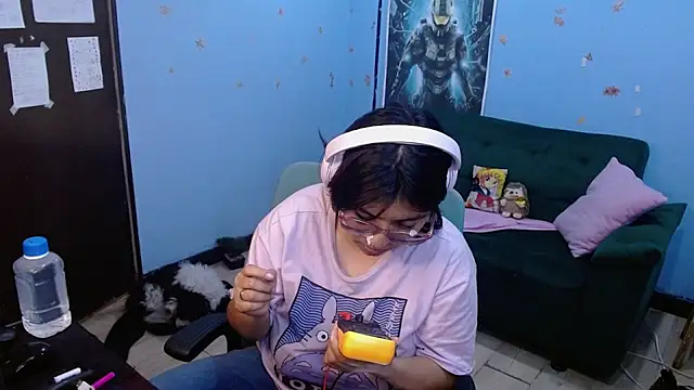 X CHERRY XX online show from July 8, 2026, 1:41 am